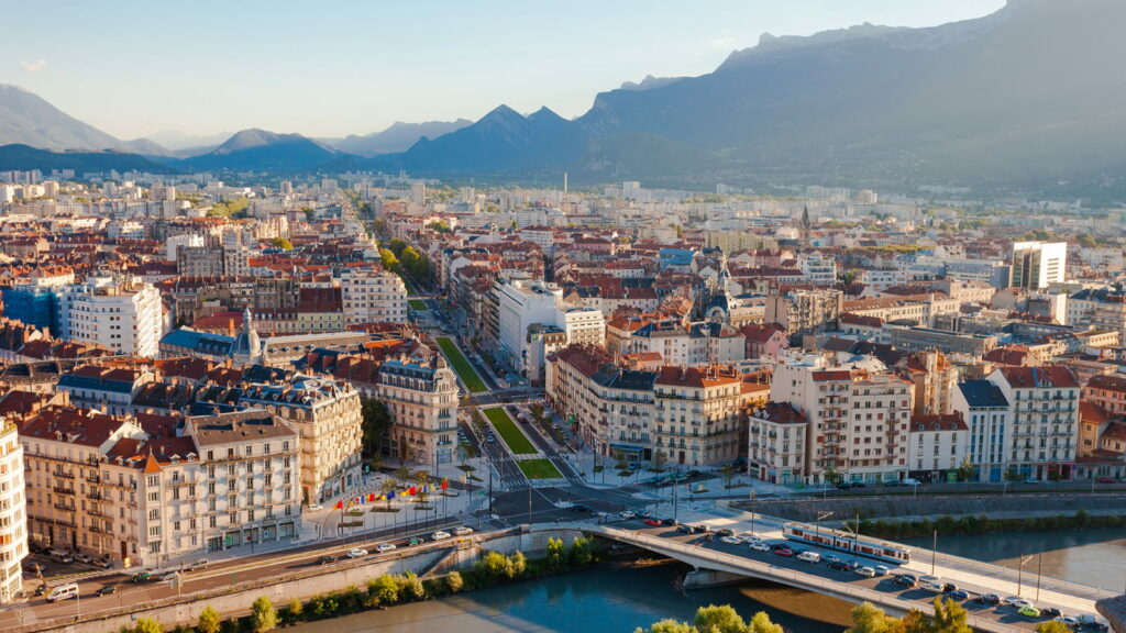 locaux pharea lyon grenoble saint chamond clermond ferrand